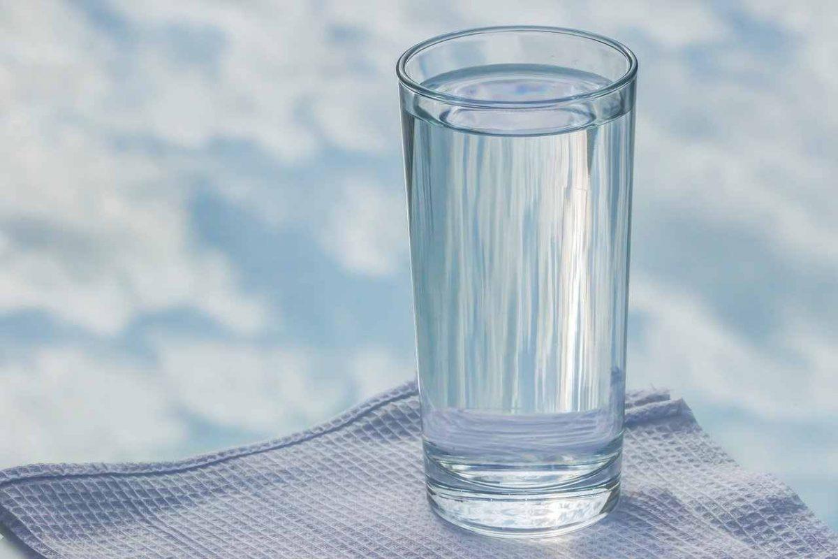 вода преди хранене