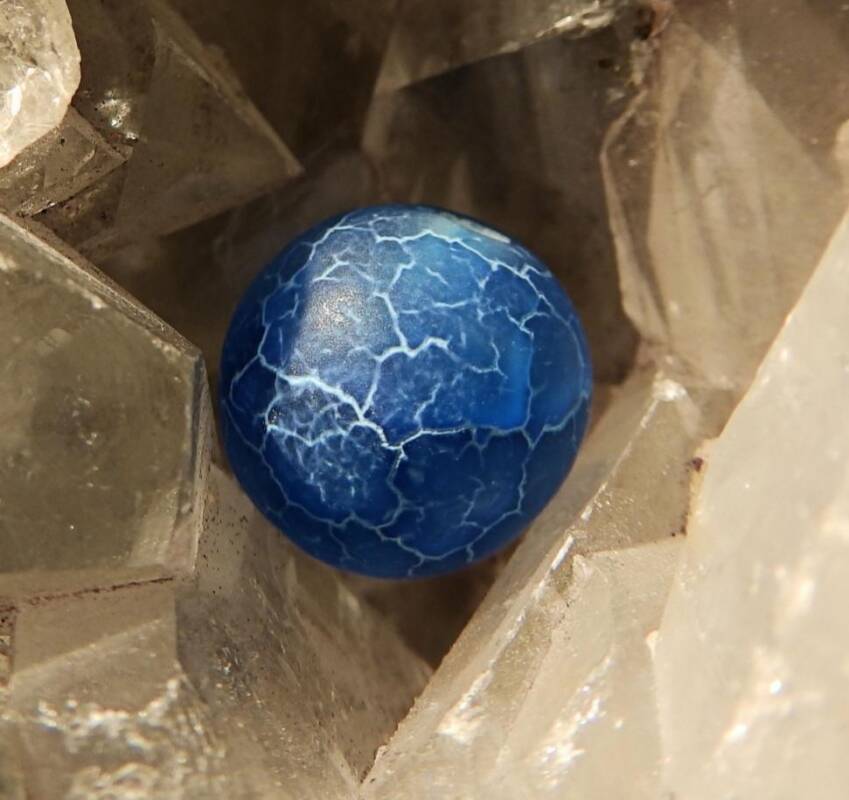 камък септария