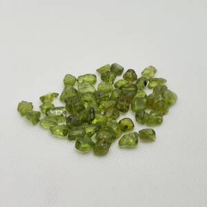 Камък хризолит (оливин)