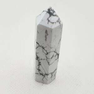 Обелиск от камък бял тюркоаз 50-60 мм