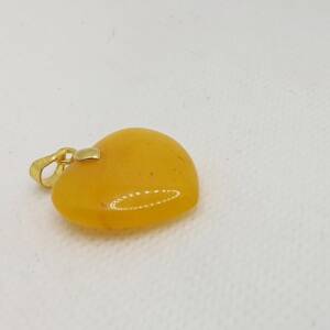 Висулка сърце от топаз 20 мм