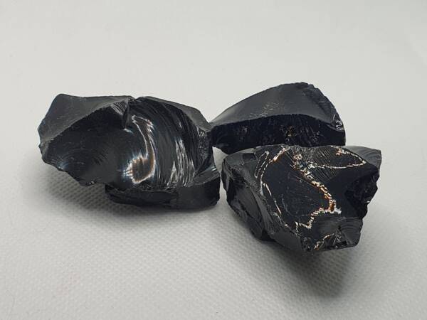 Камък черен обсидиан (необработен)