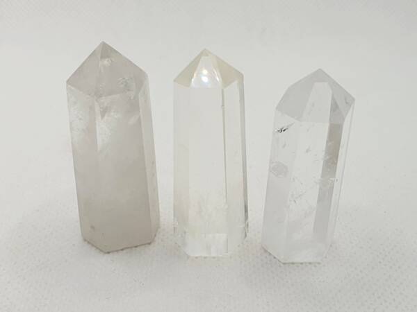 Обелиск от камък планински кристал 40-50 мм