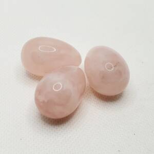 Яйце от камък розов кварц