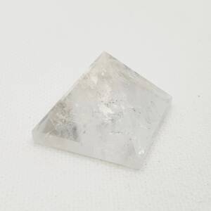 Пирамида от планински кристал 30 мм