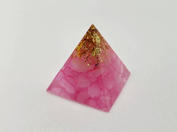 Оргонит пирамида с розов кварц 30 мм