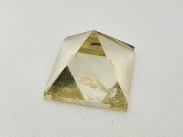 Пирамида от цитрин 35 мм